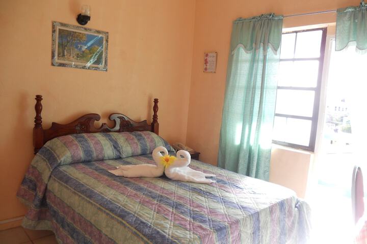 Room 2 of 43