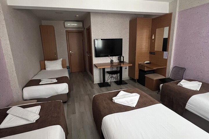 Room 15 of 38