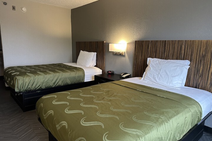 Standard Room, King or Two Doubles (2 of 11)