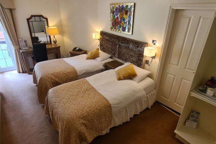 Room 35 of 65