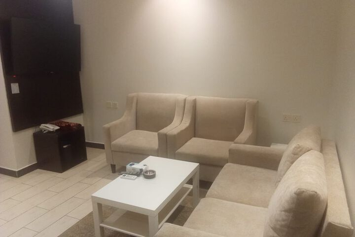 Room 13 of 17