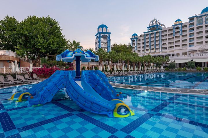Pool 105 of 226