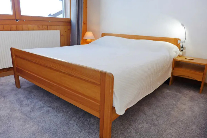 Room 6 of 13
