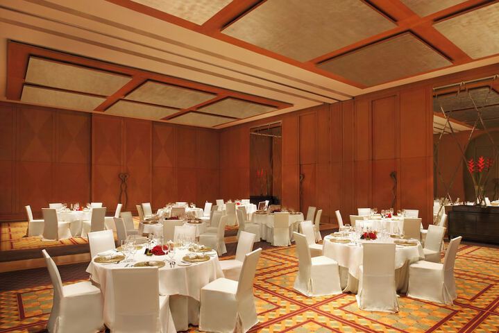 Ballroom/Hall 53 of 64