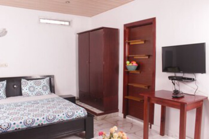 Room 25 of 38