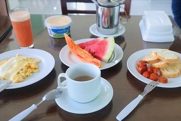 Dining 58 of 65