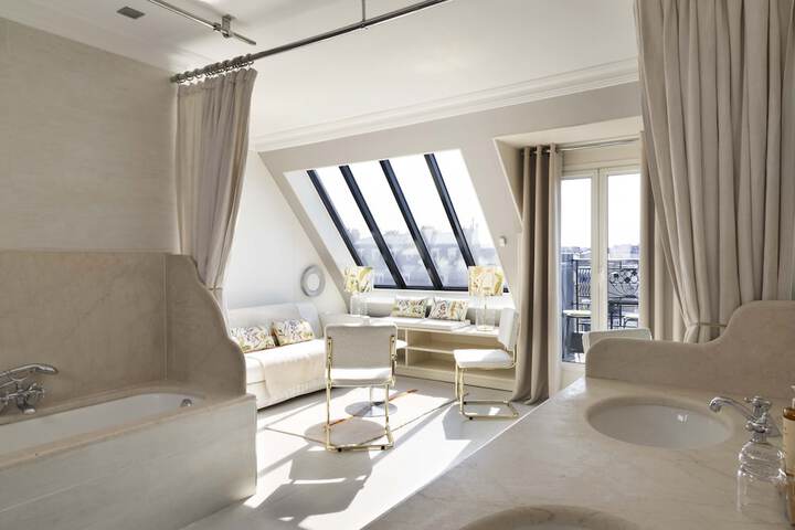 Room 55 of 74