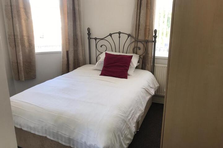 Room 9 of 30