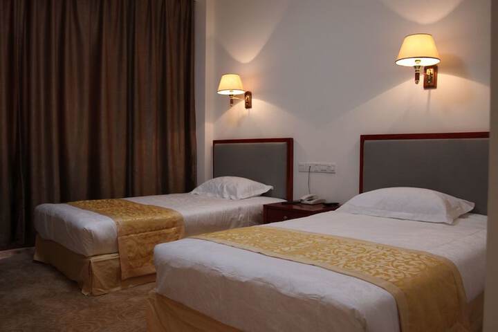 Room 4 of 19