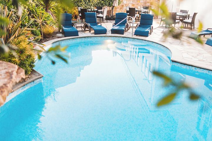 Pool Hotel