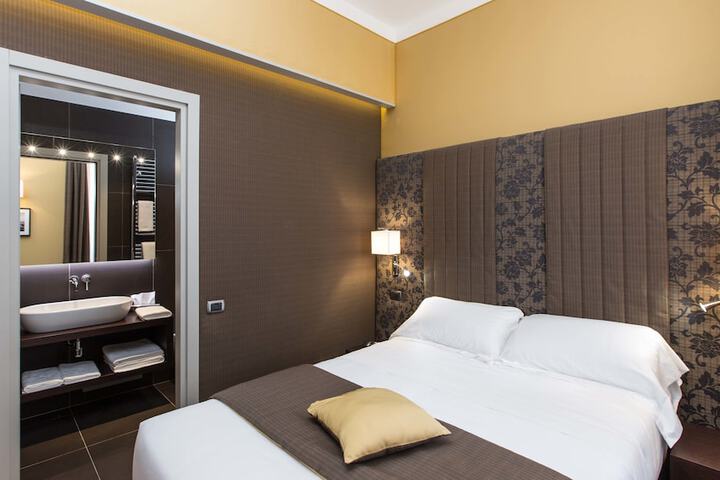 Room 16 of 78