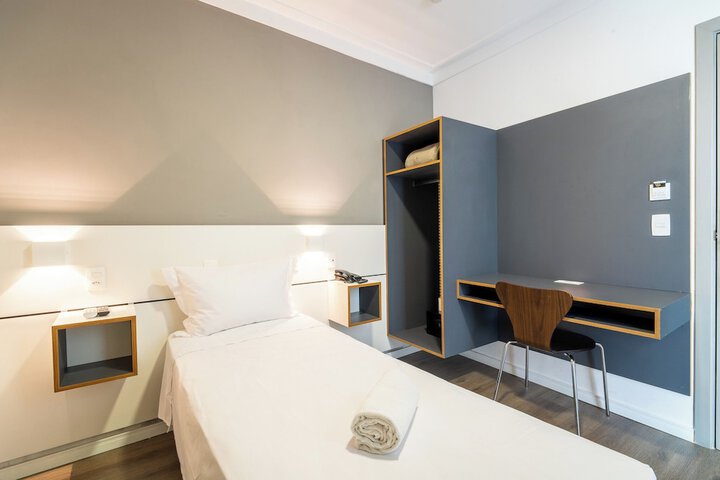 Room 27 of 58