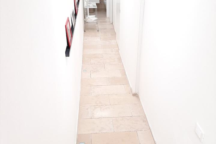Room 169 of 249