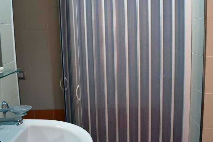 Room 8 of 17