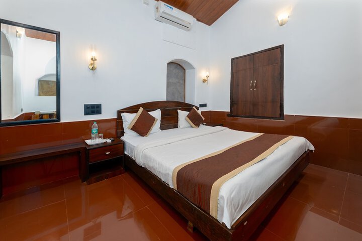 Room 2 of 7