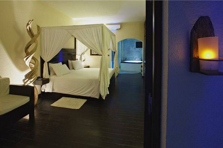 Room 8 of 36