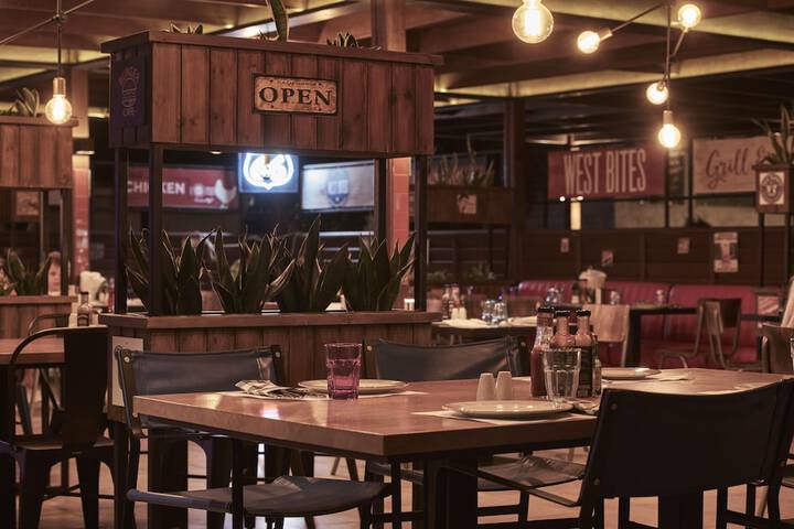 Dining 42 of 55