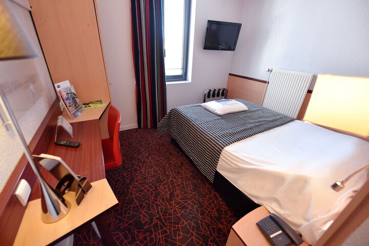 Room 7 of 36