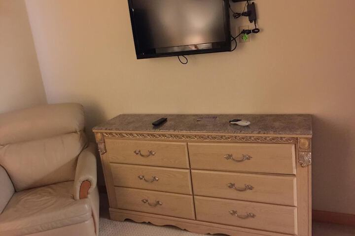 Room 11 of 24