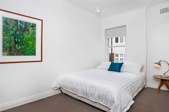 Room 3 of 8
