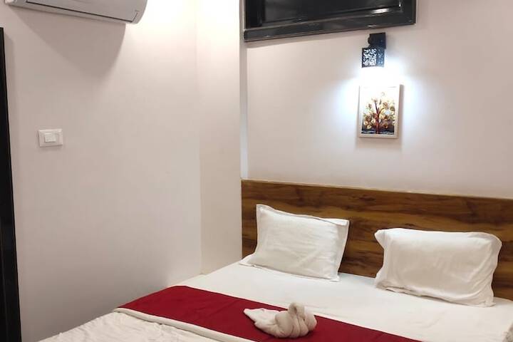 Room 13 of 44