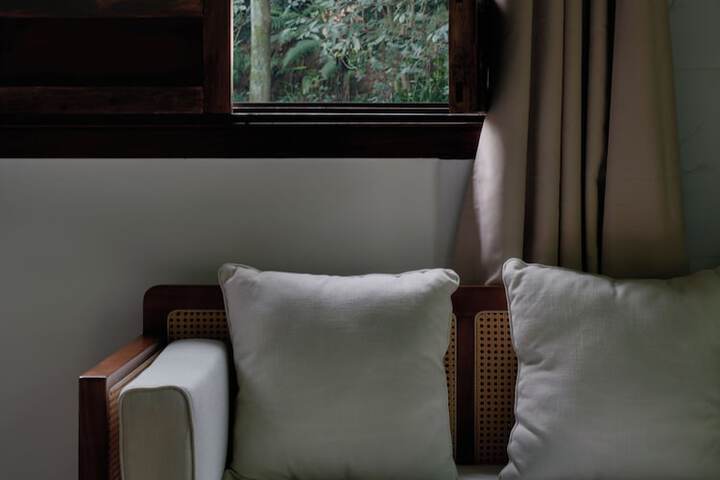 Room 28 of 44
