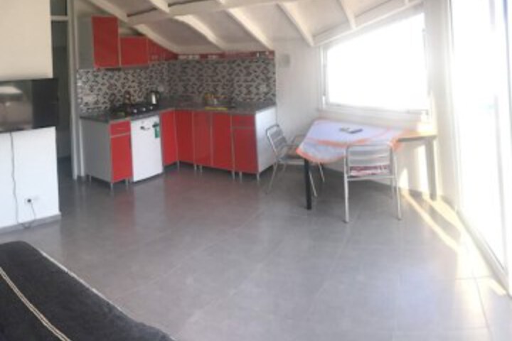 Room 33 of 85