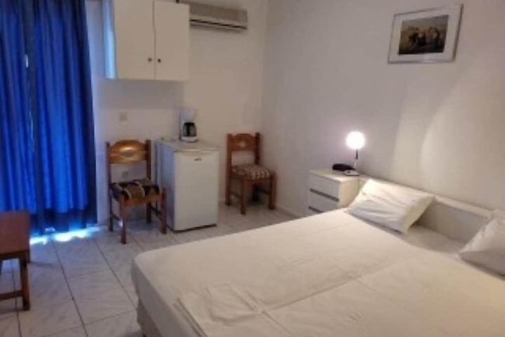 Room 8 of 34