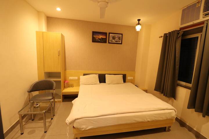 Room 9 of 60