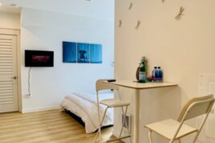 Room 11 of 11