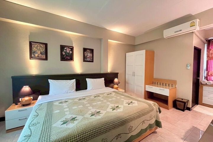 Room 34 of 80