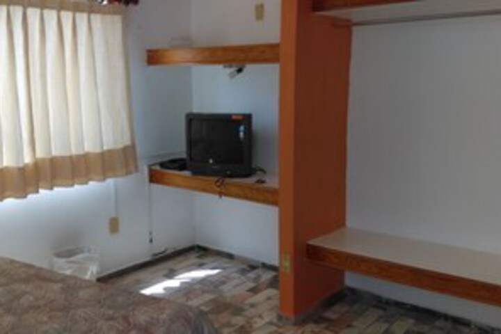 Room 18 of 33