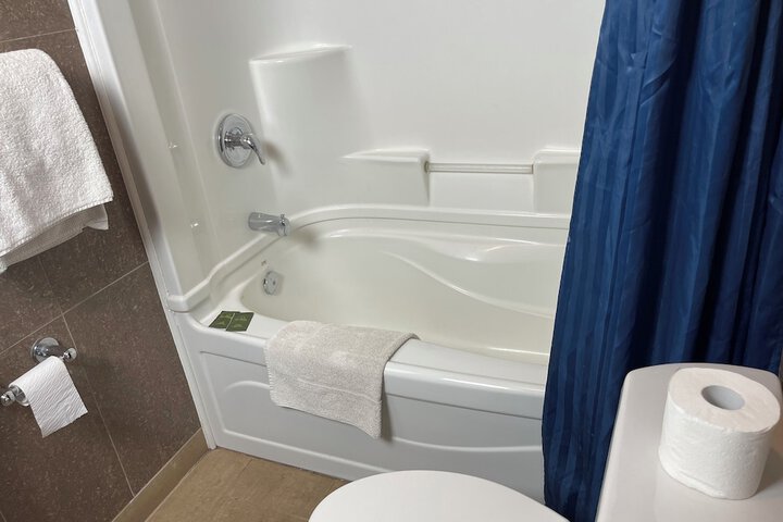 Comfort Room 2 Queen Beds (2 of 9)