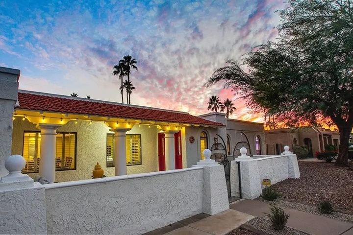 Photo of Heated Pool Spa, & Garage! Near Kierland, shopping, dinning, & Scottsdale Quarter by RedAwning