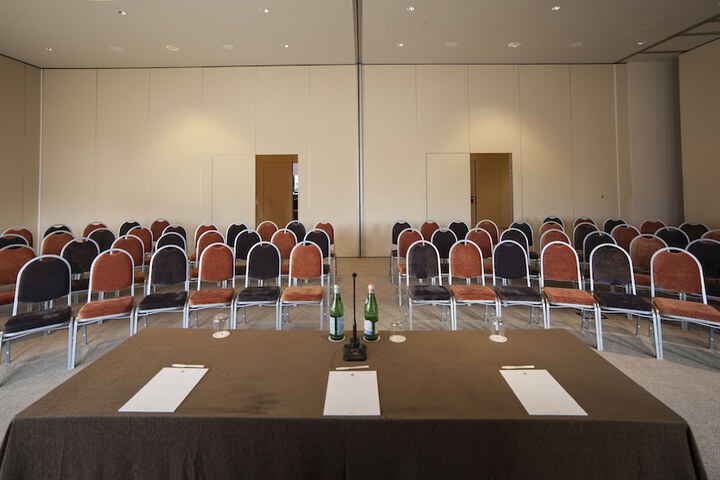 Business Center 114 of 136