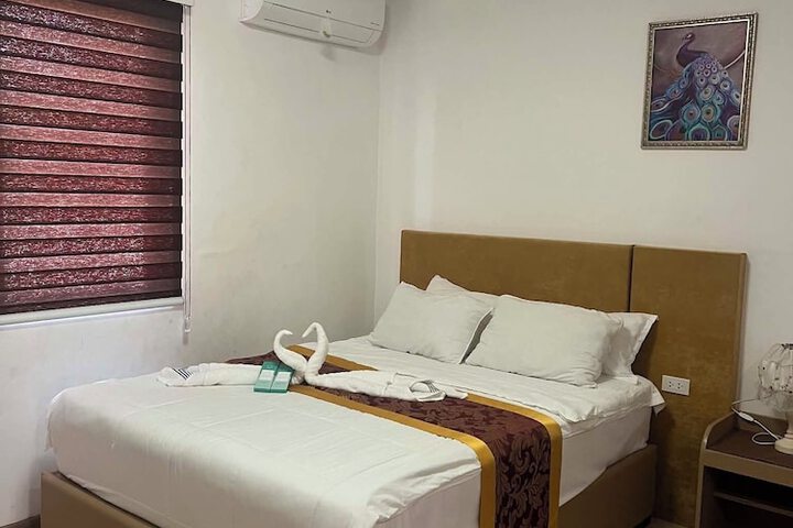 Room 9 of 17