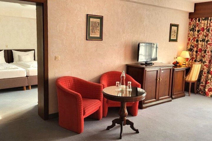 Room 11 of 119