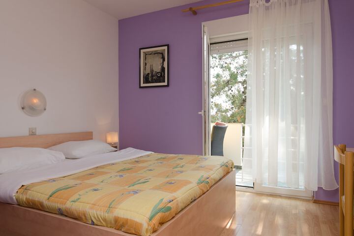 Room 17 of 60