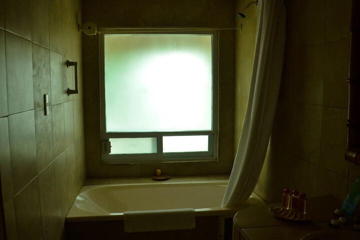 Room 35 of 80