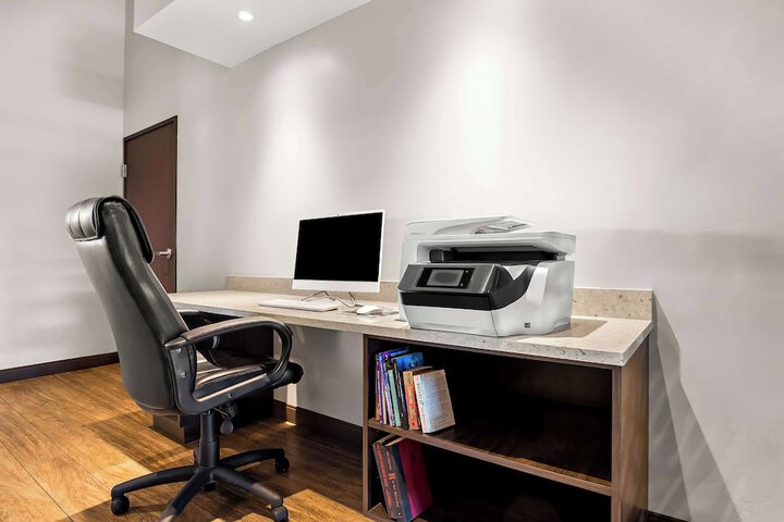 Business Center 63 of 63
