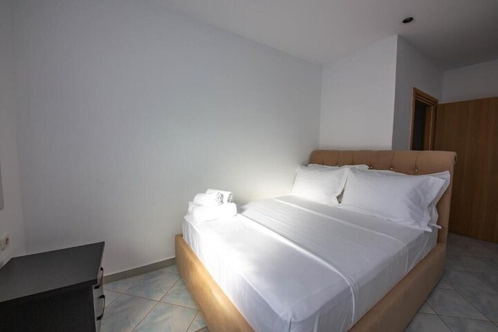 Room 18 of 74