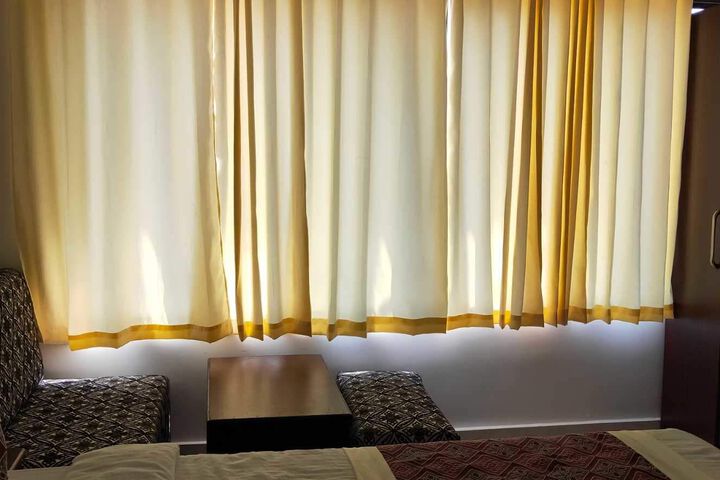 Room 10 of 30