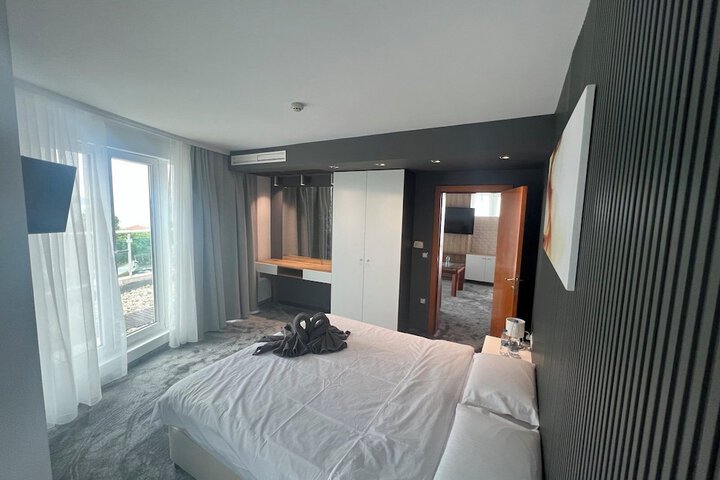 Room 16 of 85