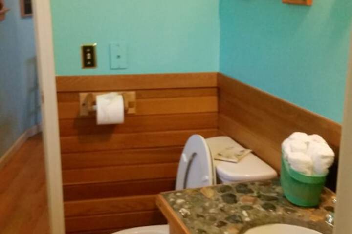 Room 13 of 28