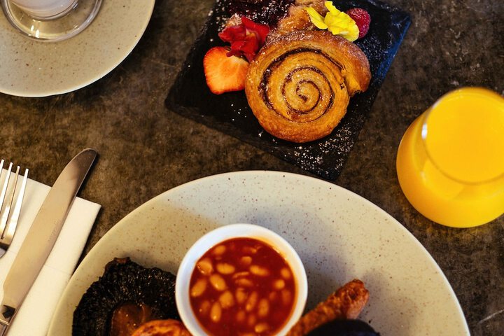 Breakfast/Coffee Service 75 of 102