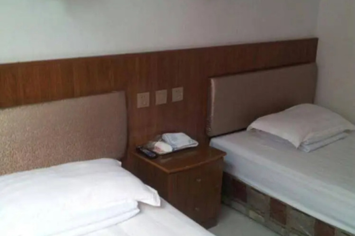 Room 5 of 15