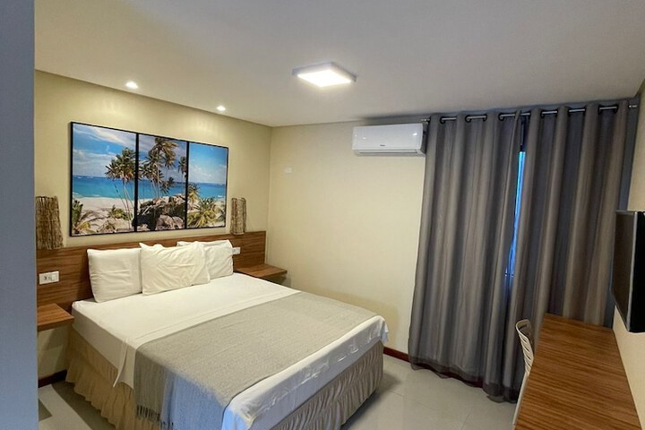 Room 15 of 33