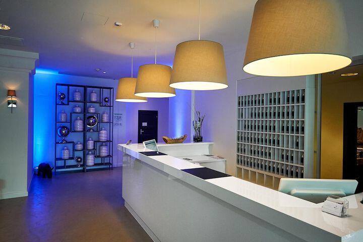 Entrance & Lobby