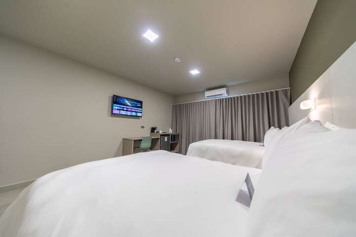 Room 29 of 97