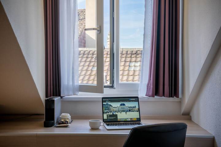Room 40 of 107